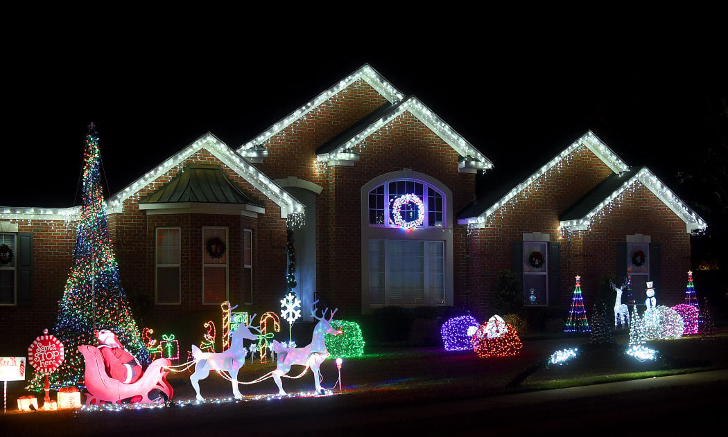 Neighbors in west Dothan add even more lights to unique display