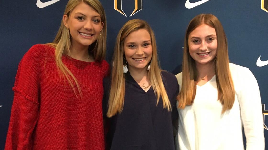 DothanEagle.com - Trio of Headland players ink JUCO softball scholarships image
