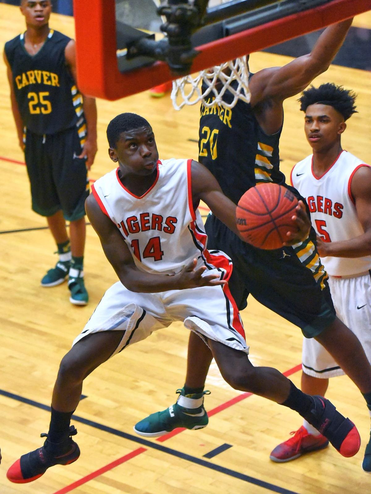 Dothan Tigers get in early hole during home loss to CarverMontgomery