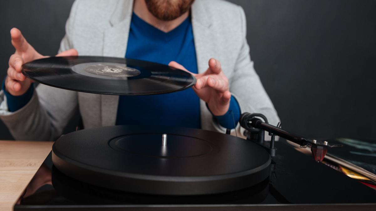 Watch Now Vinyl Records Outsell Cds For The First Time Since The 80s Entertainment Dothaneagle Com
