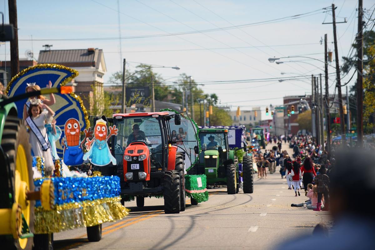 Peanut festival fans love a parade