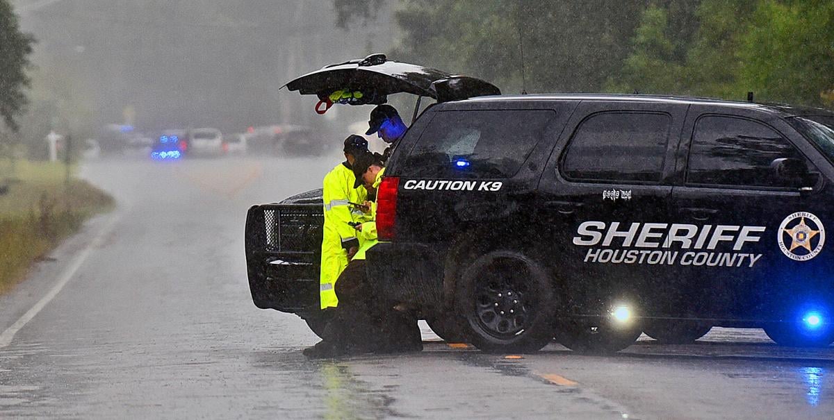 Man dead after police standoff in Cottonwood; state investigating