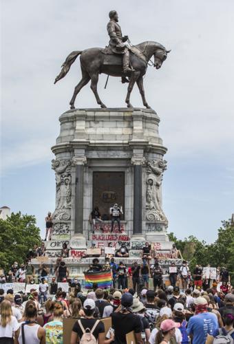 Protesters at Lee Monument