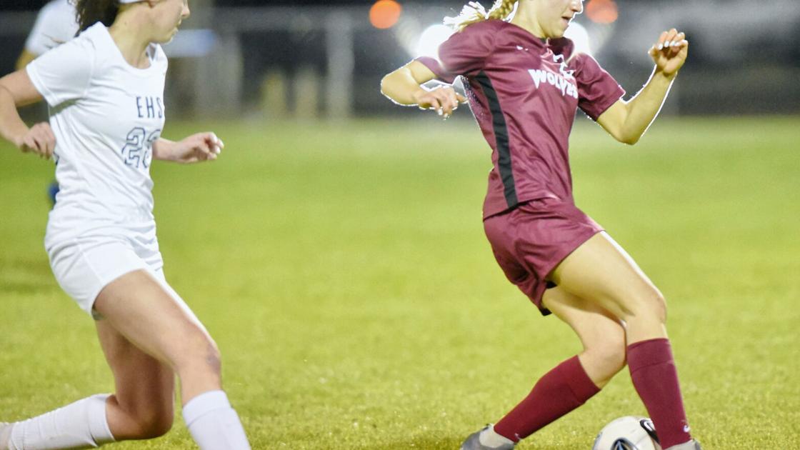 DothanEagle.com - Enterprise girls win early-season soccer showdown over Dothan image