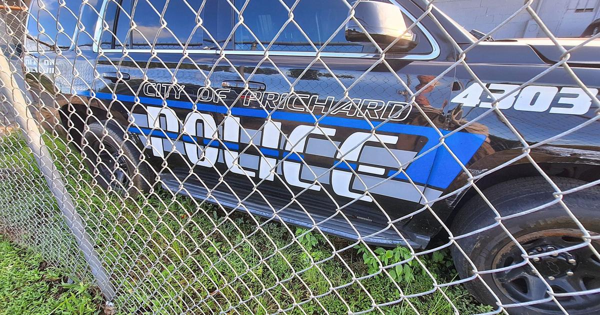 Prichard will not ‘abandon' police force mired in corruption investigation, mayor says