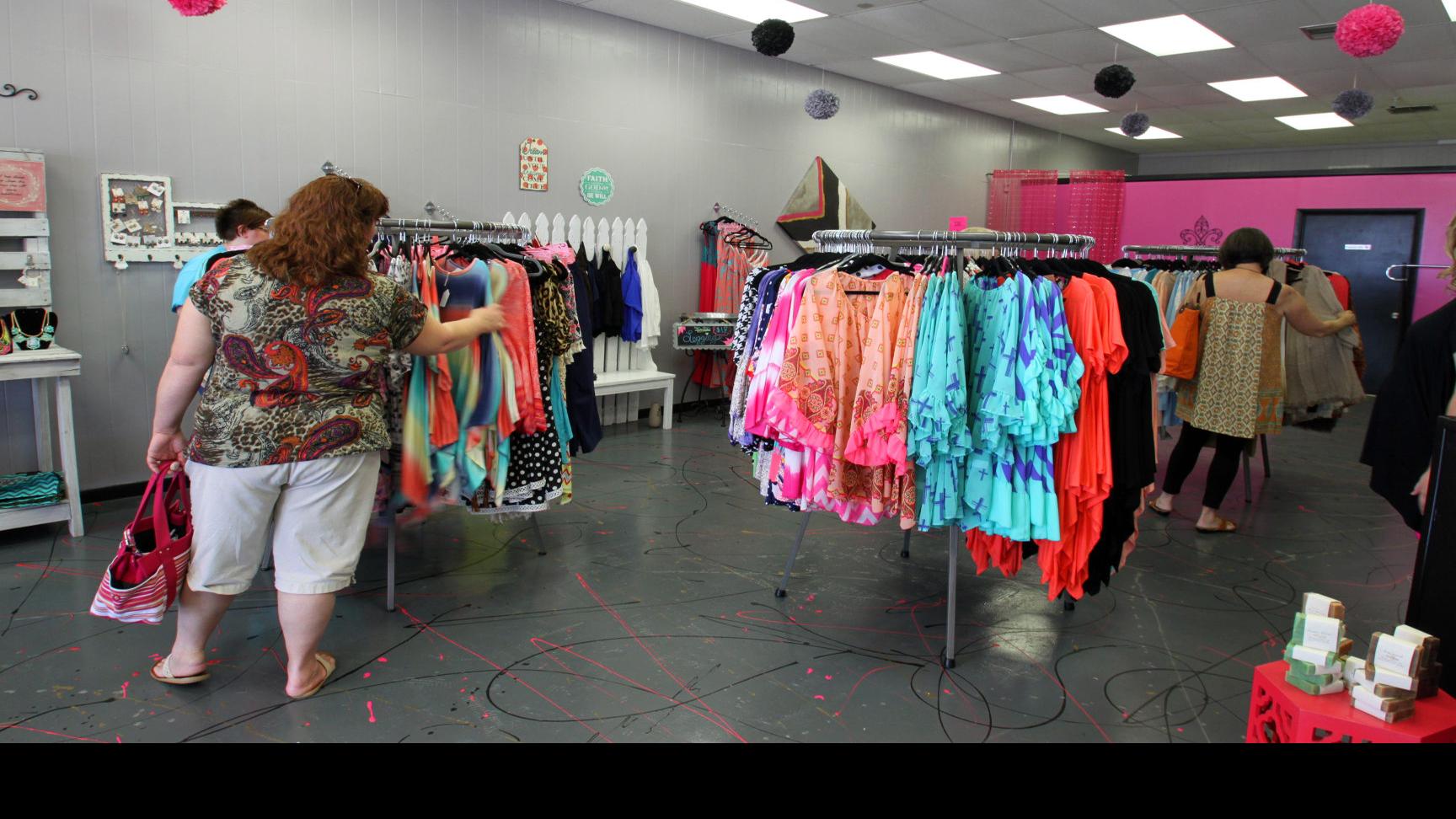 Curves Welcomed At Blondellamy Dean News Dothaneagle Com
