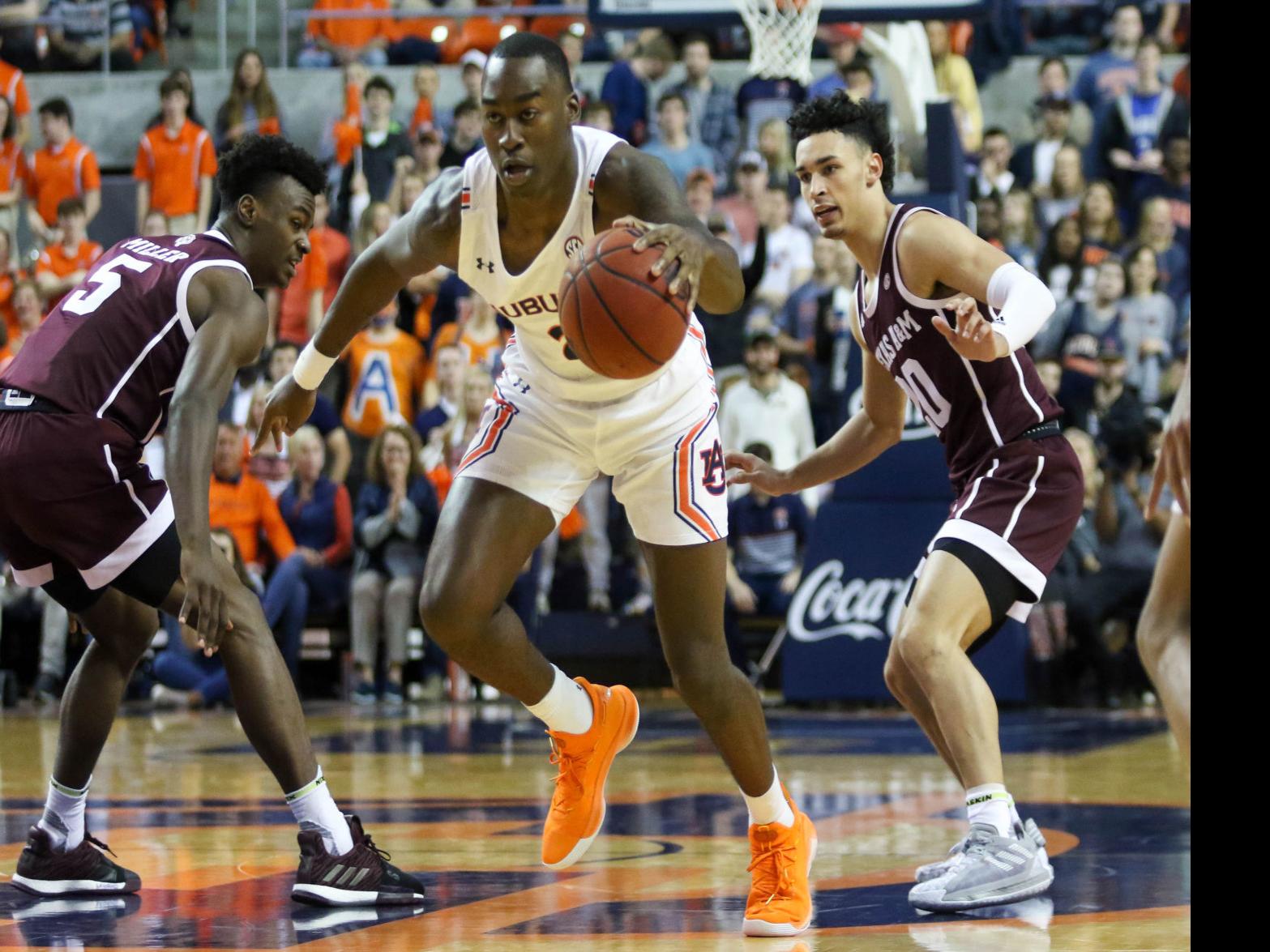Auburn S Freshmen Bolster Bench For Postseason Auburn University