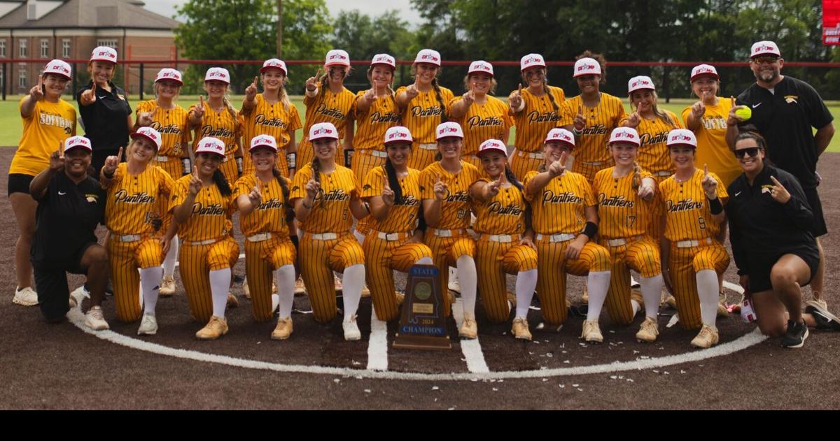Wicksburg totally dominates to win school's first state title