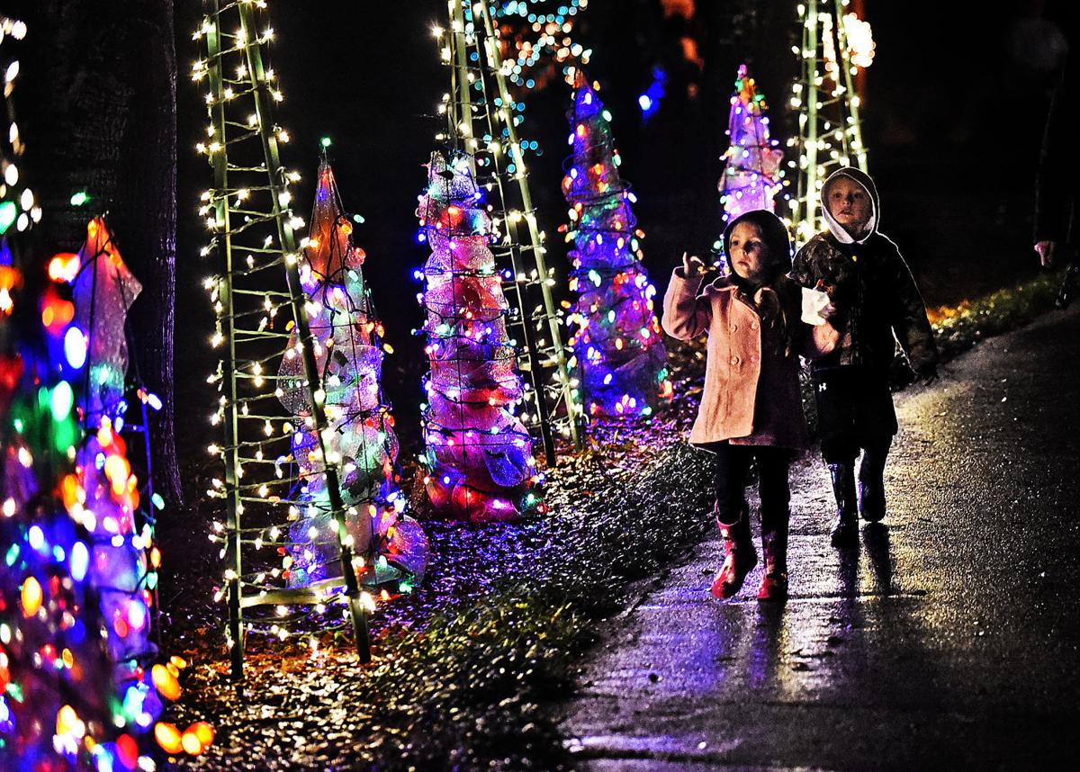 Gardens Aglow Lights Up Botanical Gardens Friday Night Dot