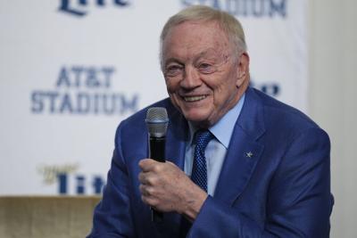Deebo Samuel's New Statement Shocks NFL After Jerry Jones Says He Will Do Whatever It Takes to Bring Him to Dallas-bkid