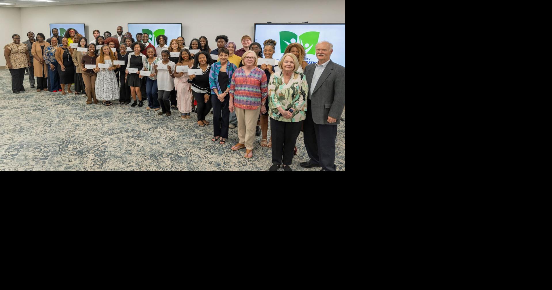 DCEF honors 35 seniors with $49,000 in scholarships | Archives ...