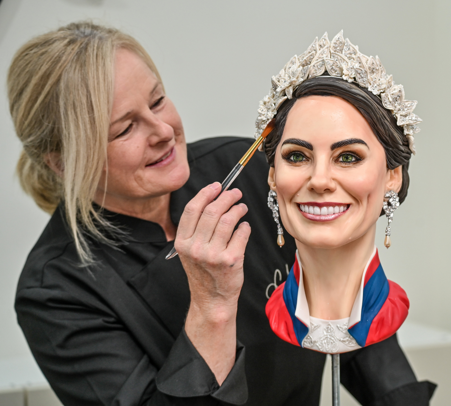 Princess Color In Print Out Cake Middleton? Baker creates lifelike cake of Princess of Wales ...