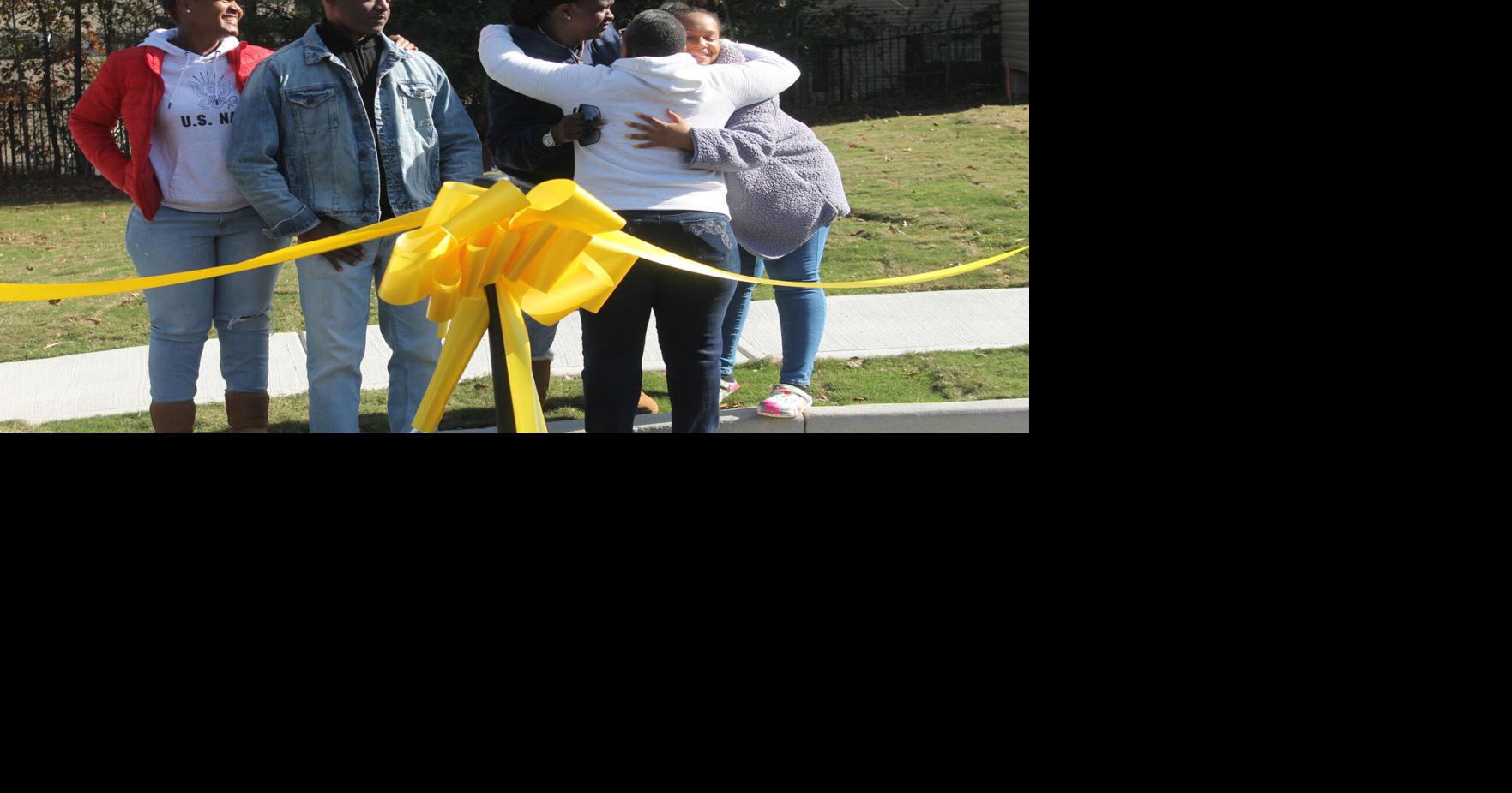 'Yellow ribbon' ceremony held at Veterans Place Local News