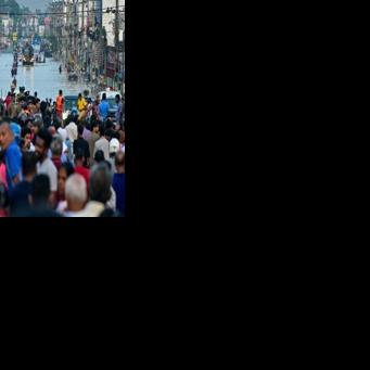 Asia floods death toll tops 1,160 as troops aid survivors