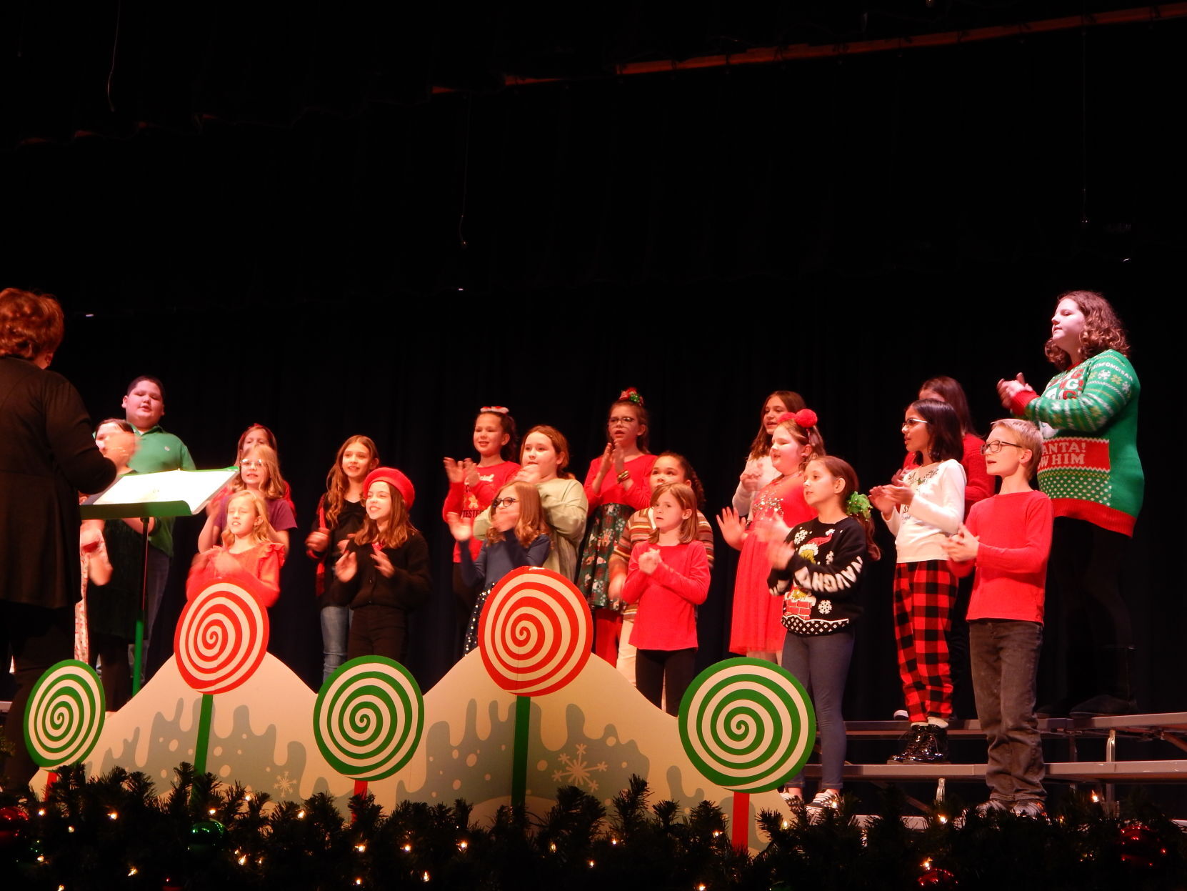 Elementary choir presents Christmas concert News Herald