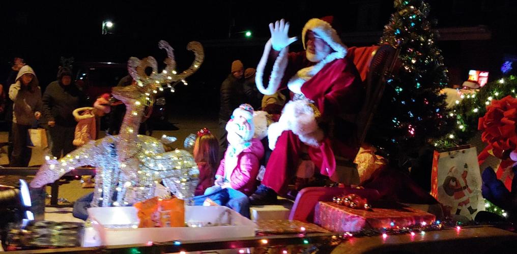 Cannelton Christmas Parade gives an exciting start to the season