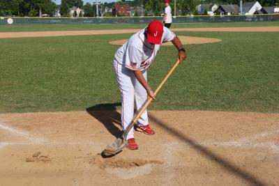 Reds sweep doubleheader in end of era | Sports | duboiscountyherald.com