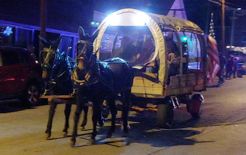 Cannelton Christmas Parade gives an exciting start to the season