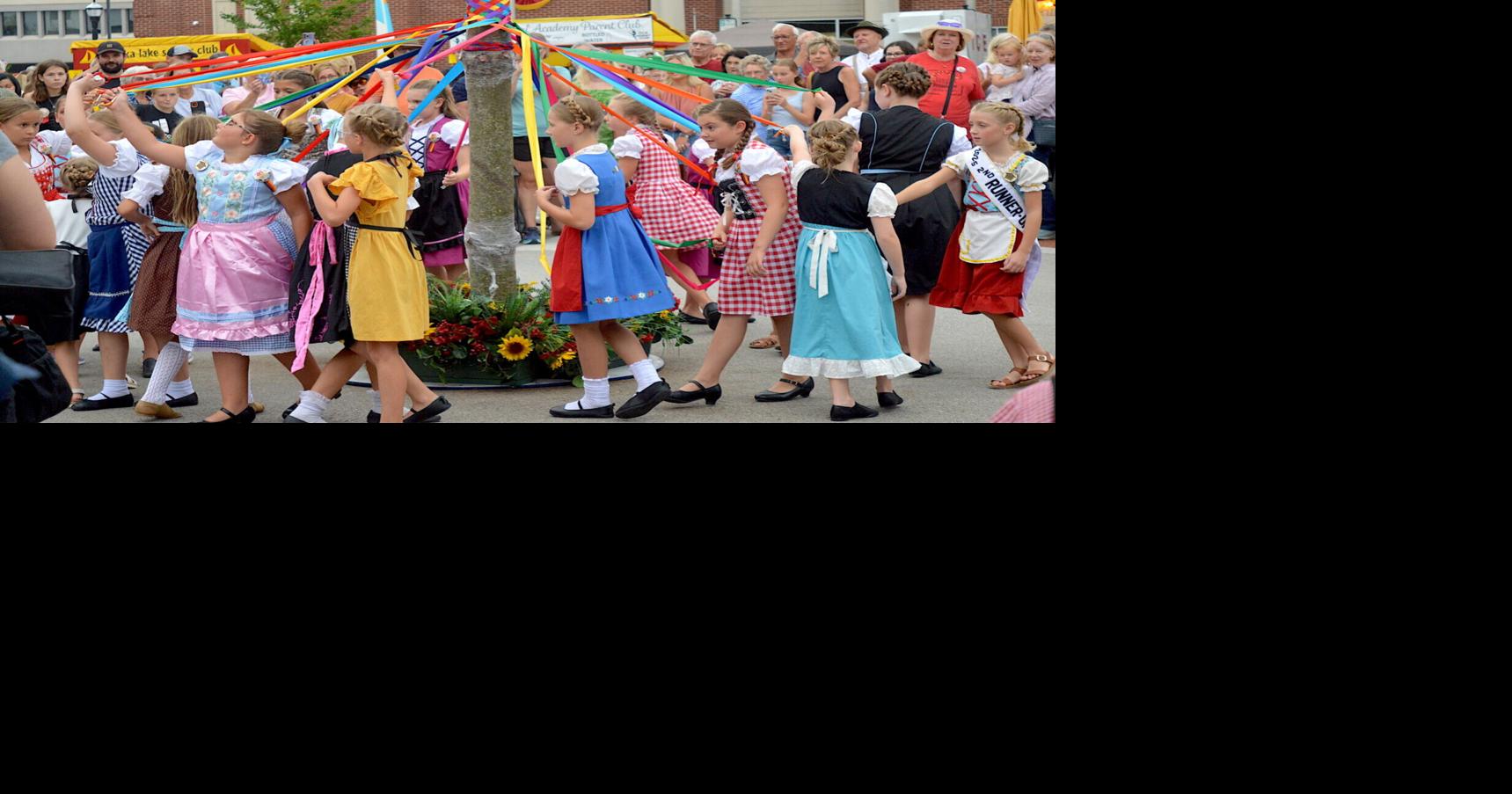 Jasper welcomes everyone to Strassenfest 2025