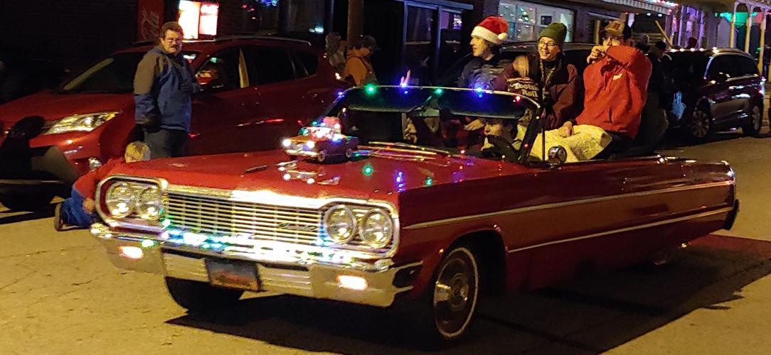 Cannelton Christmas Parade gives an exciting start to the season