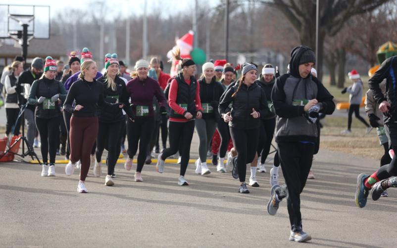 Athletes enjoy Run Run Rudolph Race | Sports | dyersvillecommercial.com