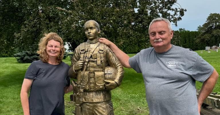 Statue honors women veterans