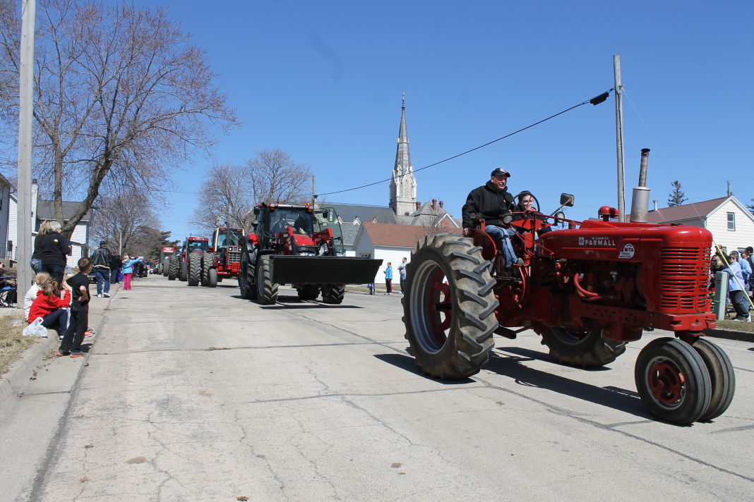 The Farmers' Day parade in New Vienna Gallery