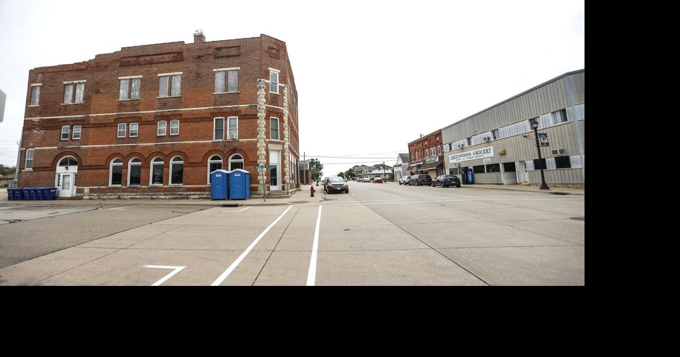 Farley officials seek to renovate historic hotel into retail space