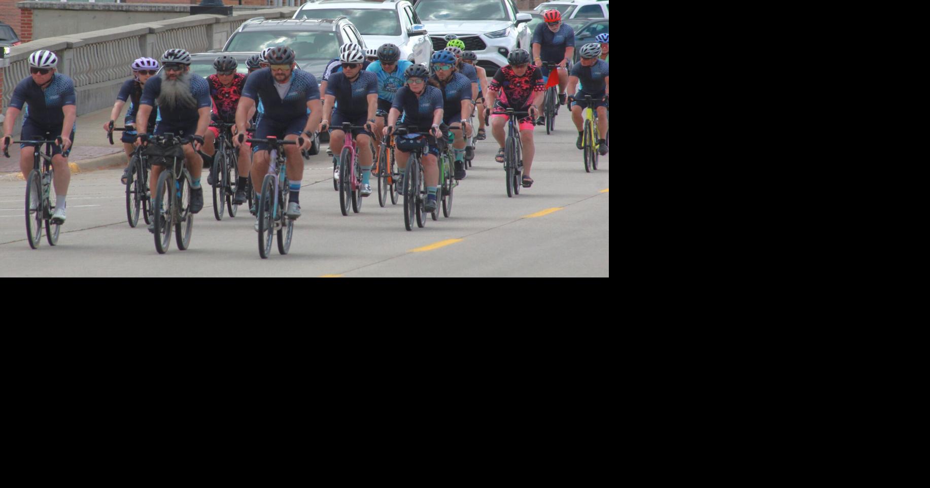 RAGBRAI tours Dyersville route