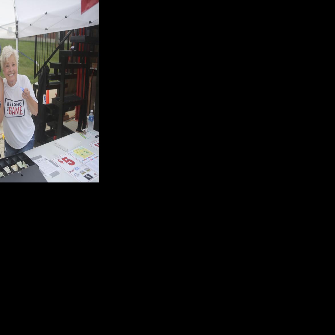 Dyersville Commercial