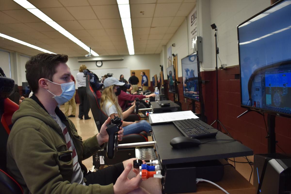 EKU aviation students take flight with new virtual reality flight simulators