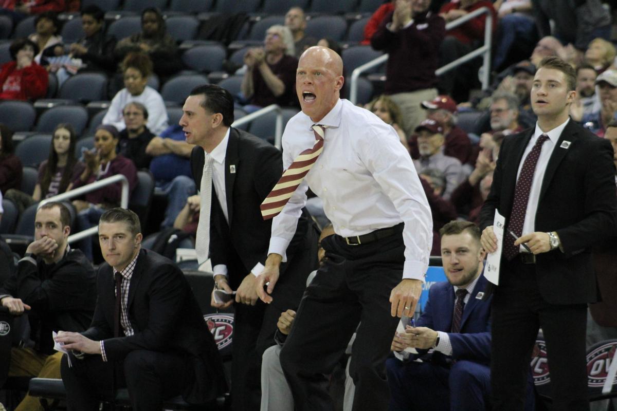 Eku Men S Basketball Head Coach A W Hamilton Signs Two Year