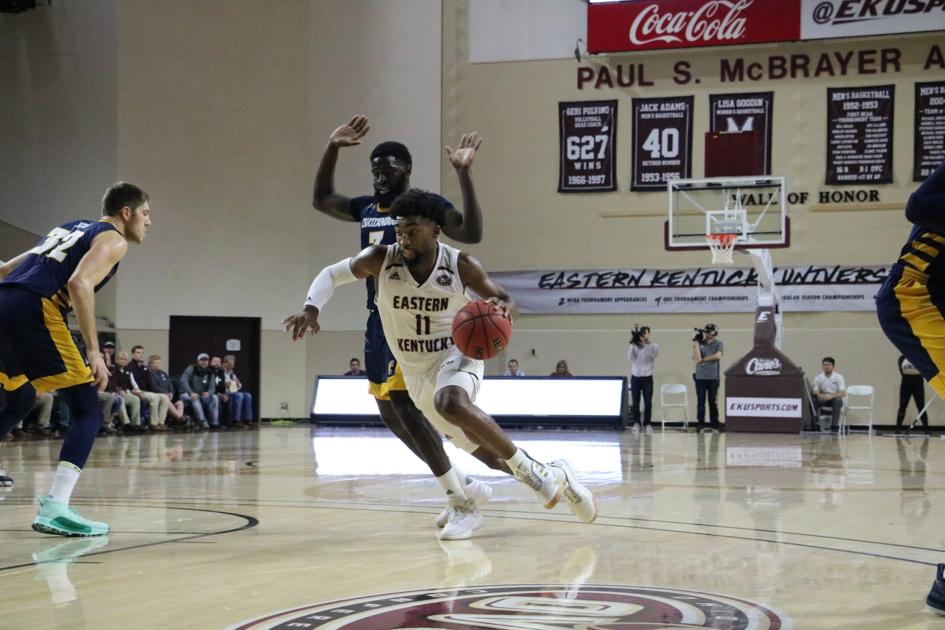 Eku Men S Basketball Starts The 2019 Campaign 1 0 After Win Over