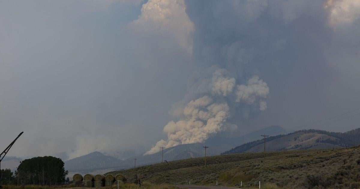 Fire crews to build handline west of Maverick Mountain in response to Sand Creek fire