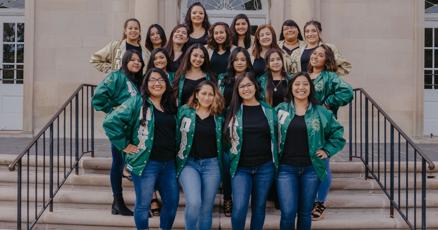 Dachada yalangoch ayollar fotosuratlari Mening mast yosh qoshnim porno