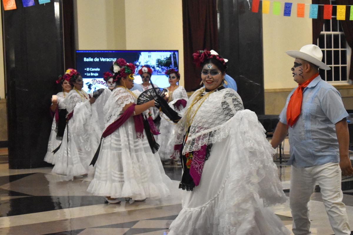 PHOTOS: Día de los Muertos Masquerade