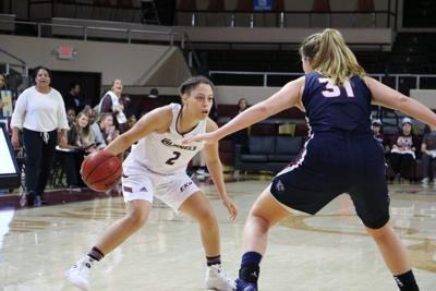Eku Women S Basketball Fall To 0 11 In The Ovc Sports