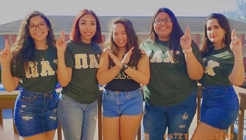 Yigitning gozal erotik fotosurati