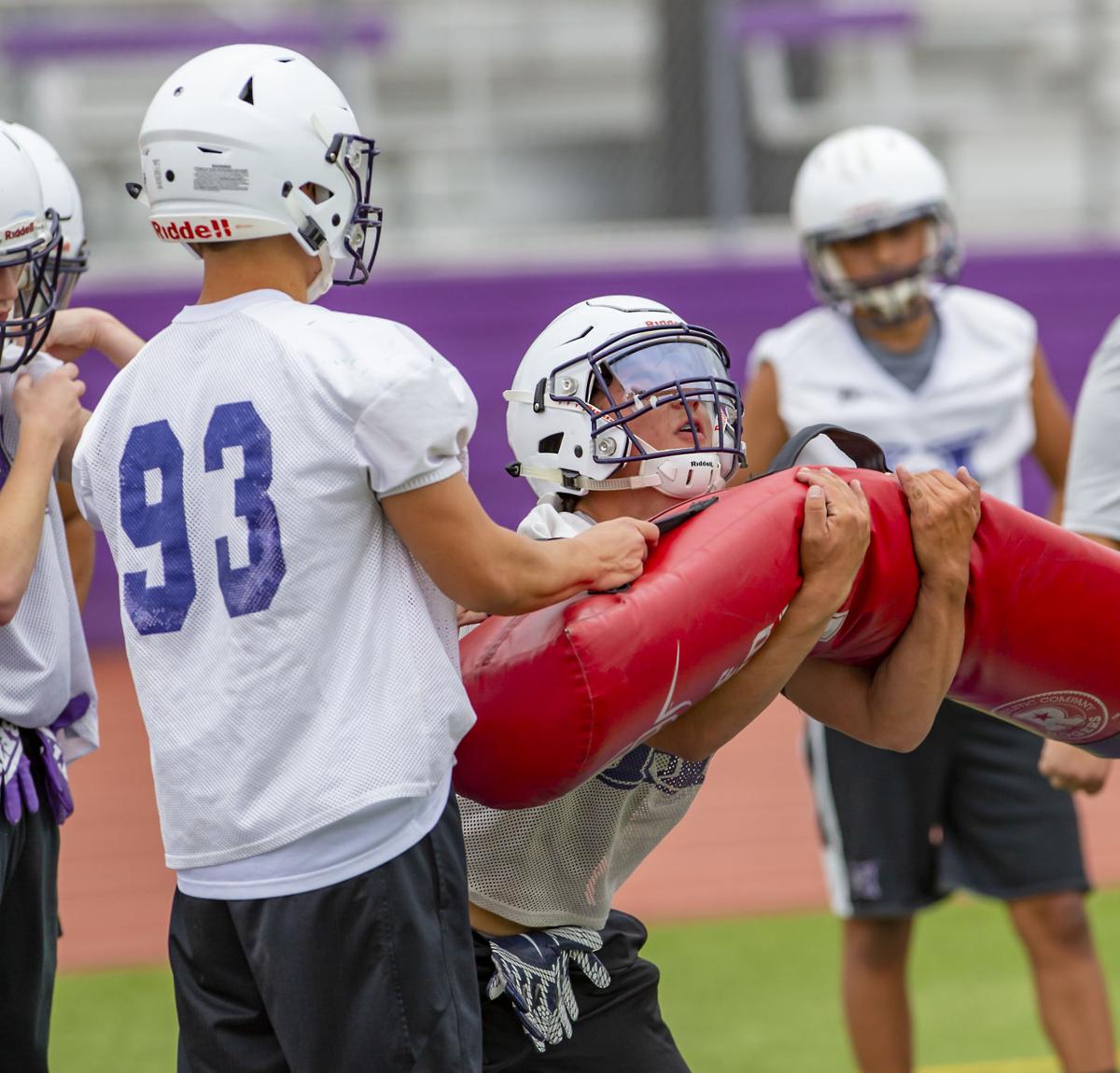Hermiston football opens camp with a lot of new faces | Local