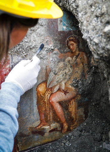 Sensual Fresco Discovered In Ancient Pompeii Bedroom