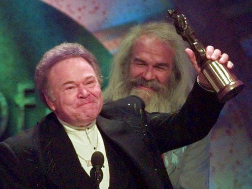 Roy Clark Country Guitar Virtuoso Hee Haw Star Has Died Nation World Eastoregonian Com