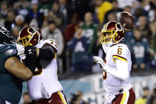 Wentz tosses for 2 TDs, leads Eagles over Redskins 28-13