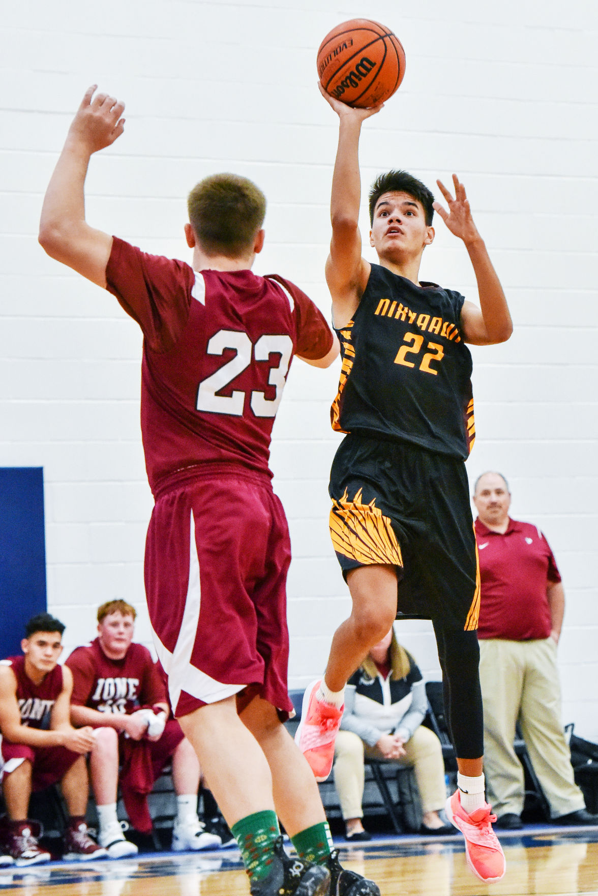 Local Hoops Golden Eagles Fly High Over Cardinals Local Eastoregonian Com