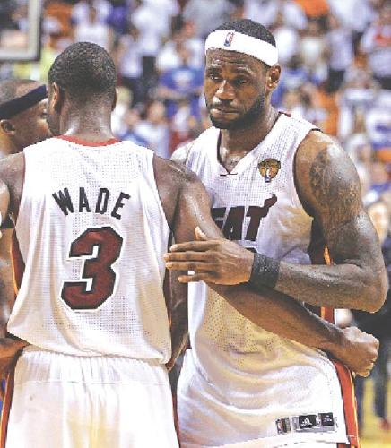 Chris Bosh Admits He's Complete Opposite of Miami Heat Teammates LeBron  James, Dwyane Wade - Emotional, Thick-Skinned