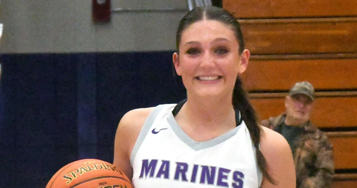 Lady Anne Wallop Kieffer makes history as Lady Marines wallop Waupaca | Sports | ehextra.com