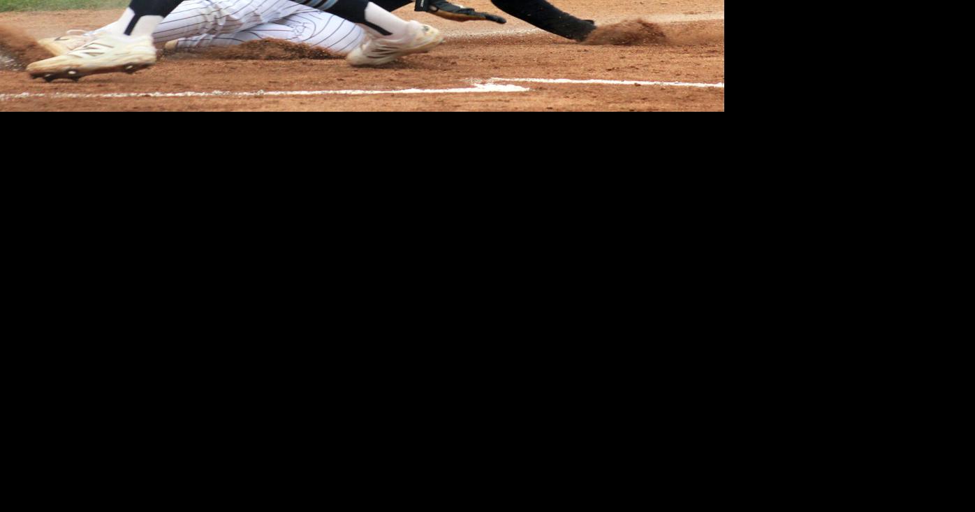 Sloppy play sinks Marines against Little Chute