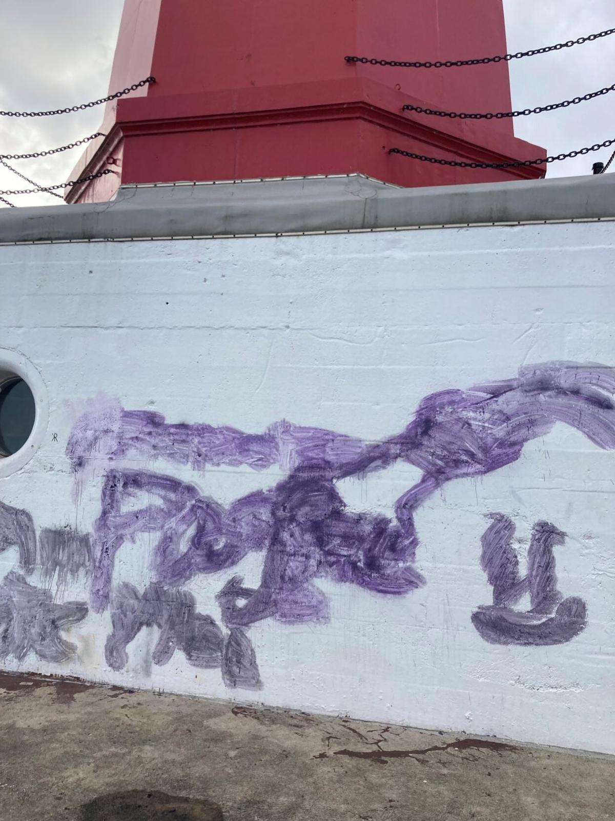 Menominee Lighthouse vandalized with graffiti