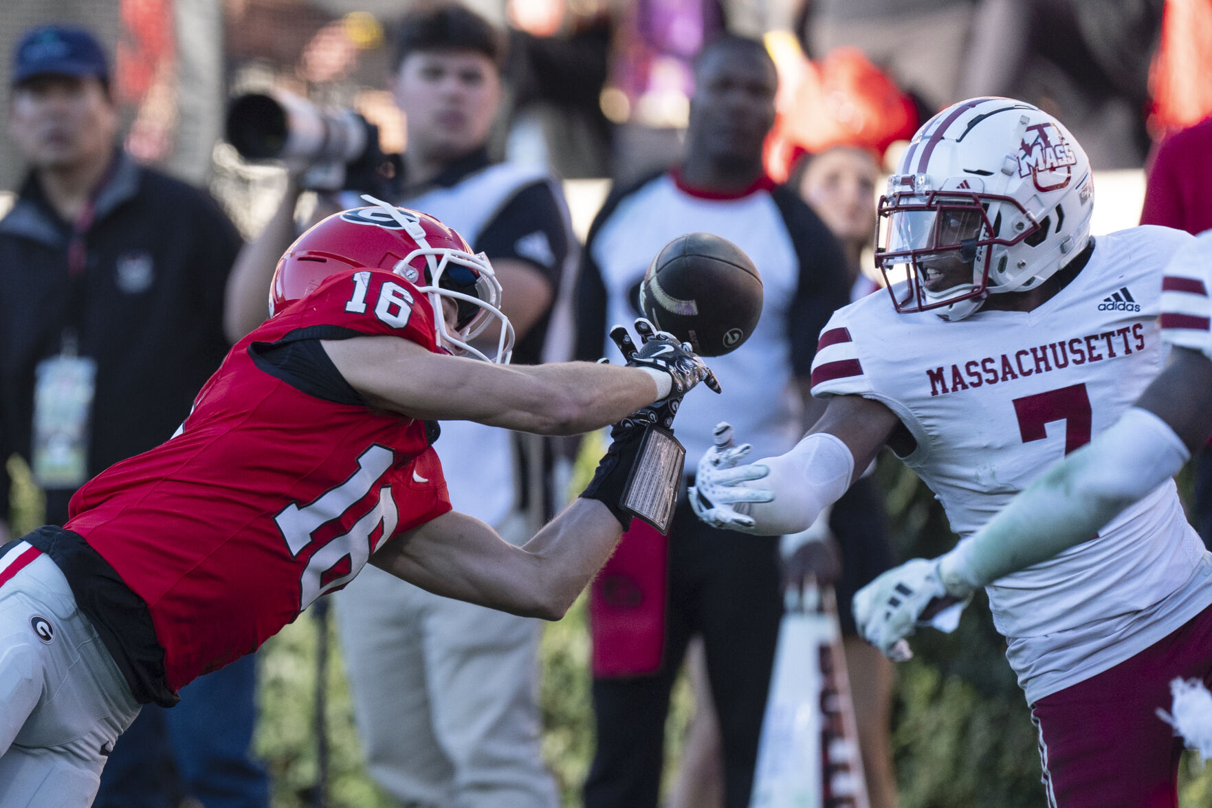 Beck Throws 4 TD Passes And Frazier Runs For 3 Scores To Lead No. 8 ...