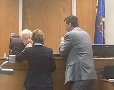 Jury deliberates in double murder trial | News | ehextra.com