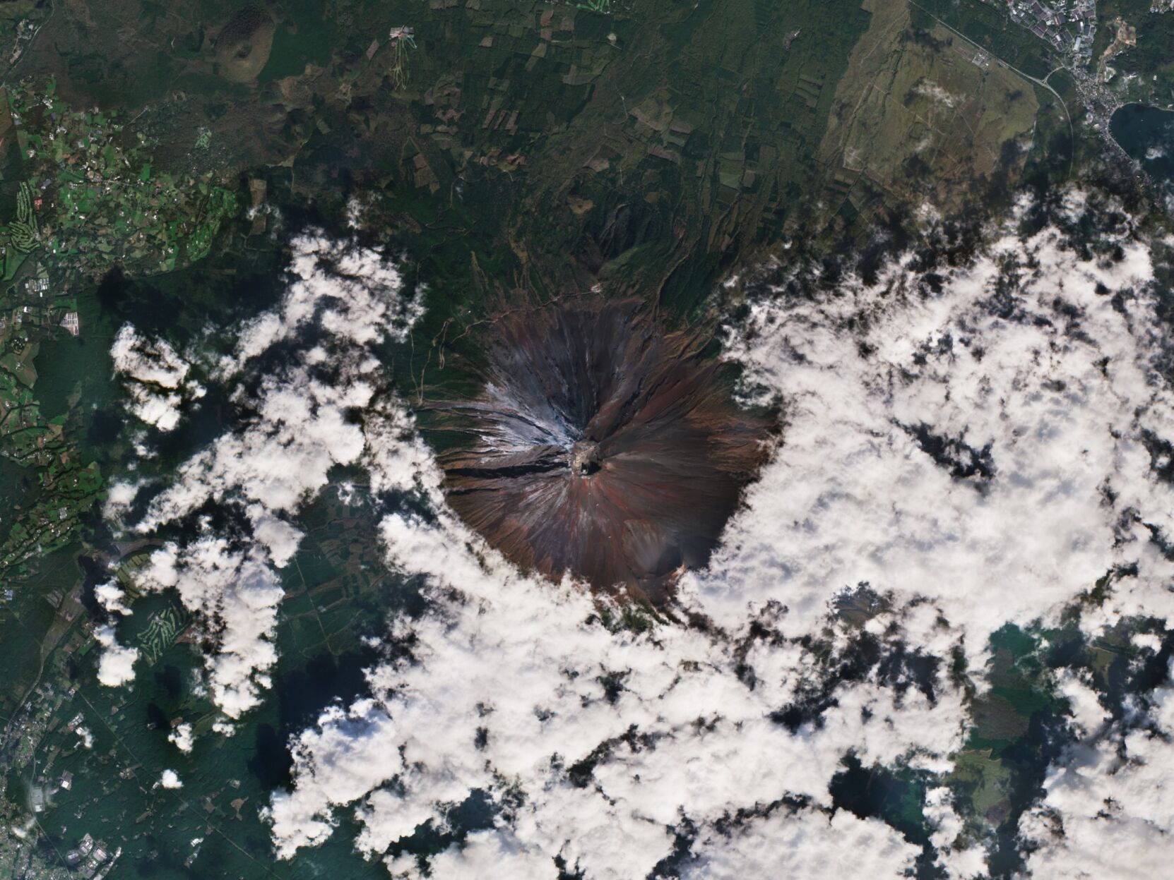 Mt. Fuji Finally Has Snow Again After Longest Drought Since Records ...